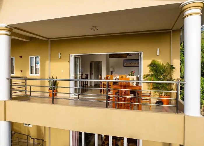 Tropical Hideaway Aparthotel Beau Vallon (Mahe)