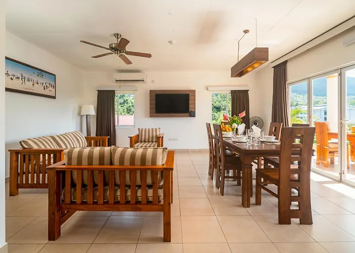 Tropical Hideaway Aparthotel
