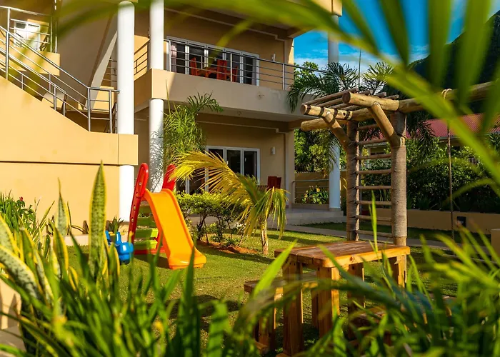 Tropical Hideaway Aparthotel