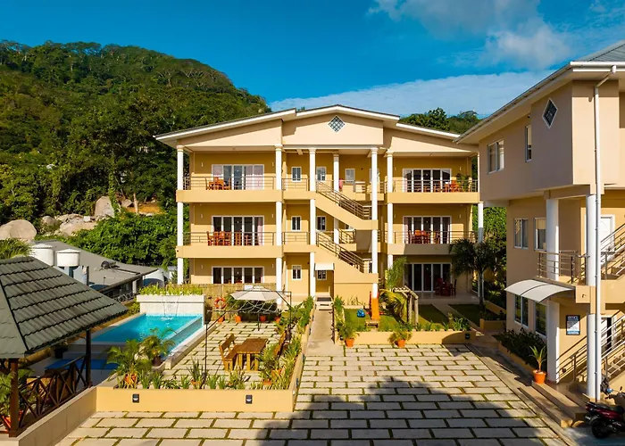Aparthotel Tropical Hideaway 4*