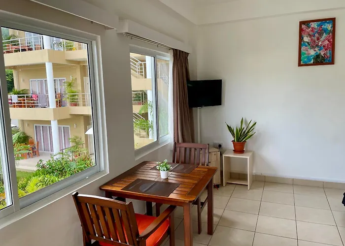 Tropical Hideaway Aparthotel