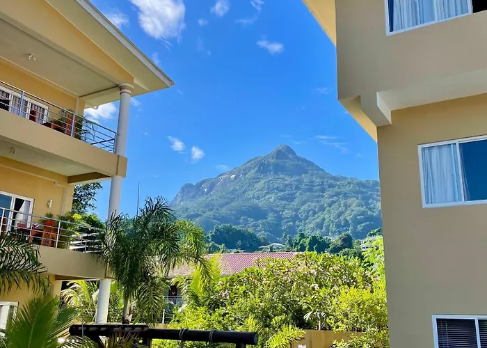 Tropical Hideaway Aparthotel 4*