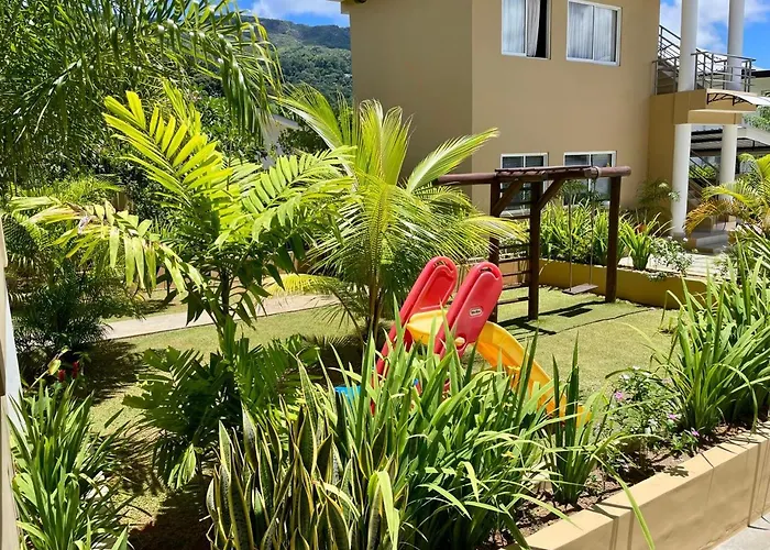 Tropical Hideaway 4*